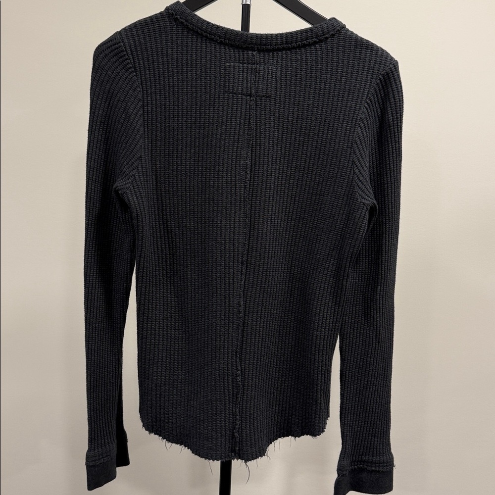 Faherty Charcoal Waffle Henley Long Sleeve Button Neckline Raw Hem Size L - Picture 8 of 13